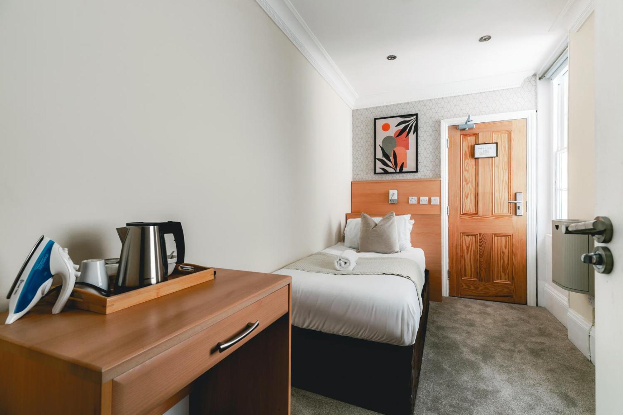 Mina Hotel London